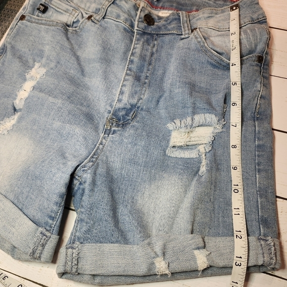 Vince Blue Premium Distressed Cuffed Jean Shorts Size Junior Large - Picture 8 of 8